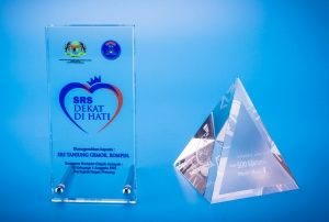 Crystal Gifts D5040A/B