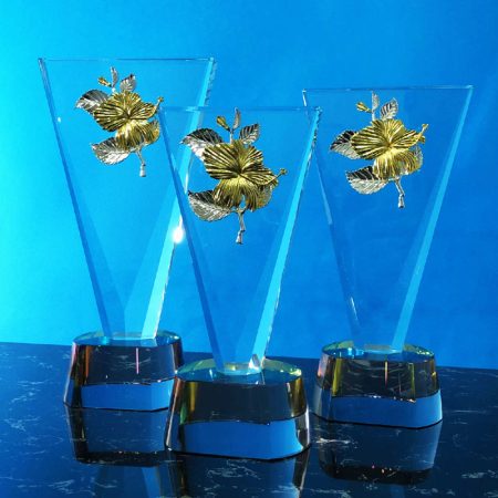 Crystal Trophy Momento - 9378