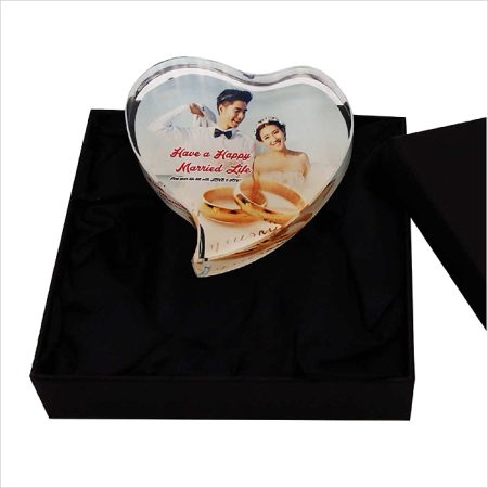 CRYSTAL PAPER WEIGHT 8208