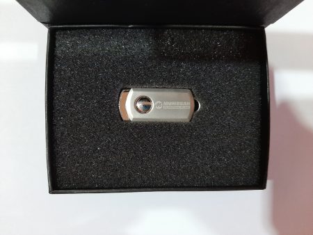 SWIVEL METAL USB IN GIFT BOX